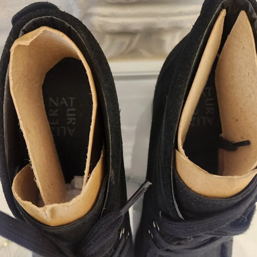 Naturalizer Wesson Moccasin Booties. Block Heel. NIB. Leather. Size 11